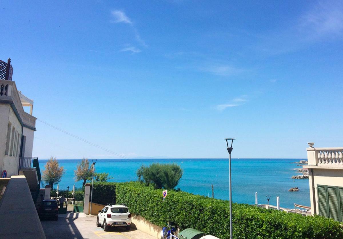 Appartamenti Fronte Mare Castiglioncello Exterior foto